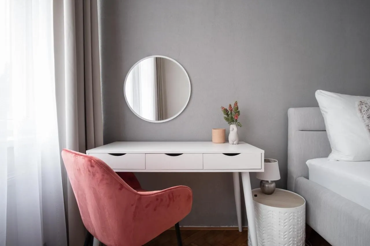 Spacious Apartment In Karlin By Prague Days